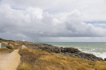 Site protégé, la Grande côte, aussi connue sous le nom de côte sauvage, est une succession de falaises granitiques et de criques face à l’Atlantique entre le Pouliguen, Batz-sur-Mer et Le Croisic