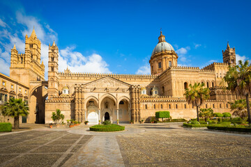 Obraz premium Palermo Cathedral or Duomo facade exterior view, Sicily