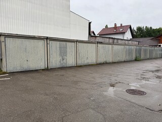 This garage offers various storage units for vehicle maintenance and storage in the city