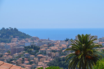 Obraz premium Aerial view of rooftops and the sea, Nice, South of France