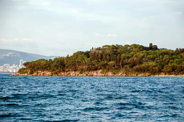 Naklejka premium kasikadasi (spoon island) island sea view