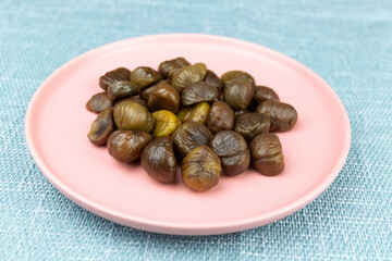 The boiled chestnuts on the plate