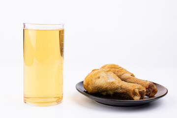 Braised chicken legs and beer