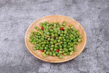 The boiled peas on the plate