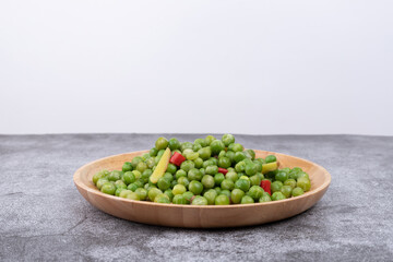 The boiled peas on the plate