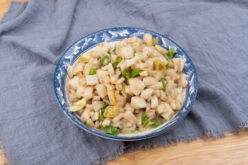 The stir-fried diced lotus root on the plate