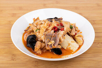 Sichuan cuisine hot pot chicken, a special snack