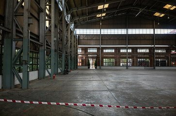 Obraz premium interior of a old warehouse