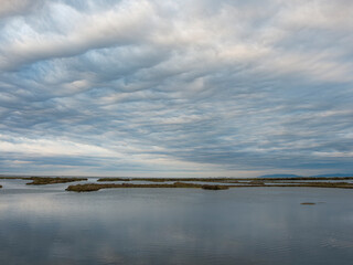 Obraz premium clouds over the lake