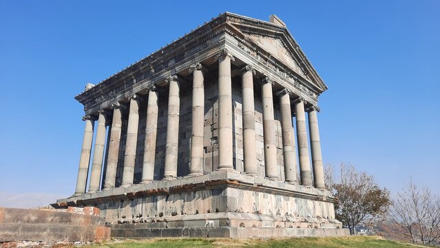 Vista al Templo de Garni, Armenia