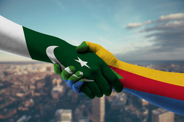 Shaking hands Pakistan and_Comoros