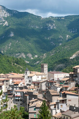 Naklejka premium Veduta con Torre - Vallepietra - Roma - Lazio - Italia