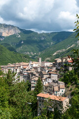 Obraz premium Veduta con Torre - Vallepietra - Roma - Lazio - Italia