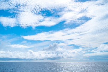 海に浮かぶ雲, 様々な雲