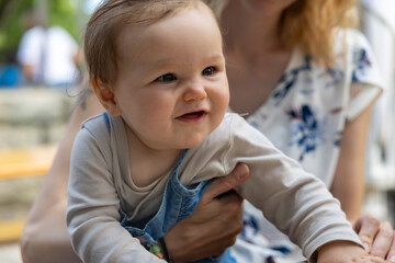 Fototapeta premium Baby-Porträt, zahnlos lächelnd