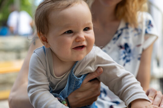 Baby-Portr&auml;t, zahnlos l&auml;chelnd