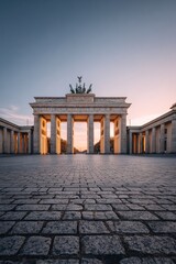 Obraz premium Monumental Brandenburg Gate at dawn