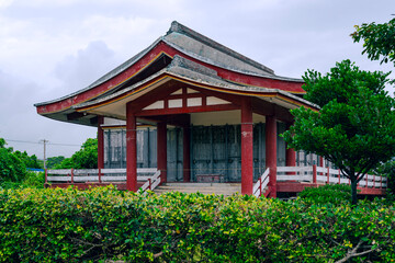 Obraz premium 石垣島白保に佇む出雲大社先島本宮の静かな風景