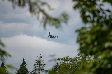 Militärflugzeug im Einsatz, Übung über dem Bodensee einer Transportmaschine A400M