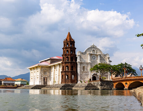 Las Casas Filipinas de Acuzar