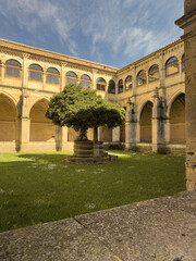 Fototapeta premium Renaissance cloister of San Zoilo Monastery in Carrion de los Condes with central well