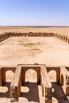 Panoramic view of Samarra's Abu Dulaf Mosque ruins