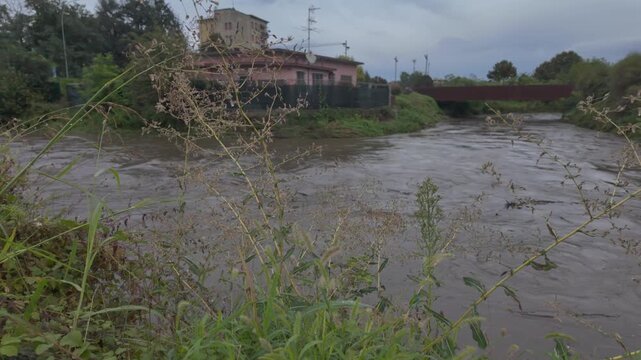 Fiume in piena