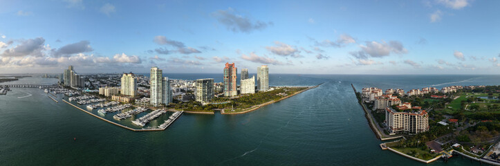 Obraz premium Panorama of Miami Beach skyline. Miami Beach cityscape. Miami Beach skyline with skyscrapers and coastline from above.