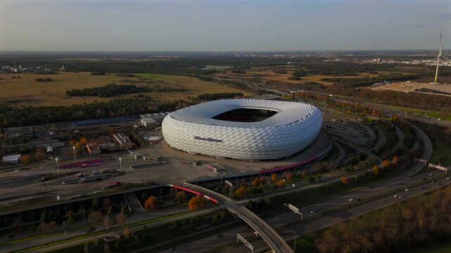 Allianz Arena Munchen Stadion in Frottmaning, Muenchen, Bayern Deutschland, Luftaufnahme im Herbst bei sonnigem Wetter. FC Bayern Munchen stadium aerial view in Munich, Germany. Munich Football Arena