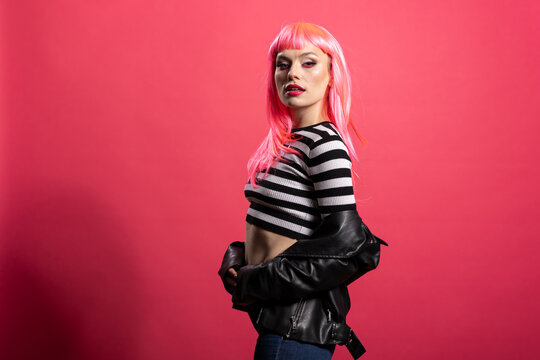 Lady Rocker Stephanie Rocker-Lady-Bilder: Stock-Fotos & -Videos. | Adobe Stock