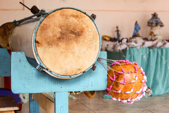 An atabaque, a traditional drum used in the religious ceremonies of Umbanda and Candombl&eacute;.