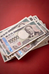 雑に置かれた100万円 1万円札