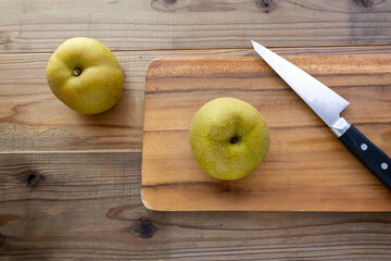 梨とナイフとまな板