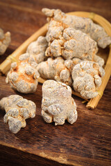 Dried Panax Pseudoginseng Wenshan Chinese Herbs in Bamboo Basket Traditional Medicine Roots