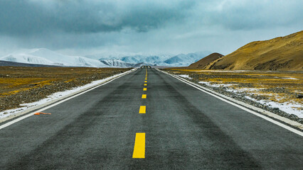 Empty Highway Through Hoh Xil Uninhabited Wilderness