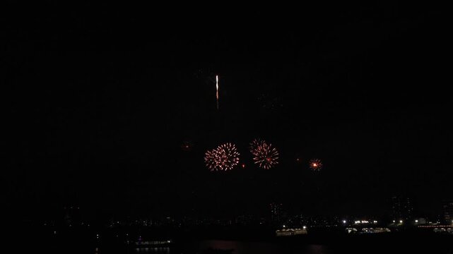 花火　大田区平和祈念花火大会