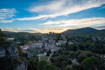 Village de Mourèze au crépuscule, Mourèze Village at Sunset, Vue aérienne du village de...