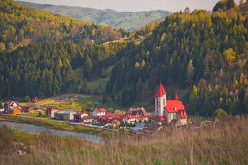 Panorama Muszyny spod Malnika w piękny, wiosenny dzień. © rogozinski