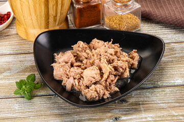 Canned tuna fish in the bowl