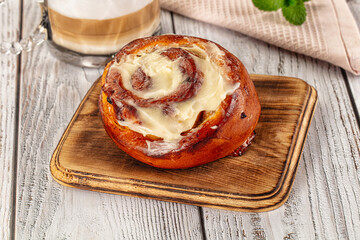 Glazed cinnabon swirl with icing
