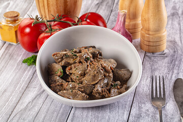 Chicken liver in cream sauce