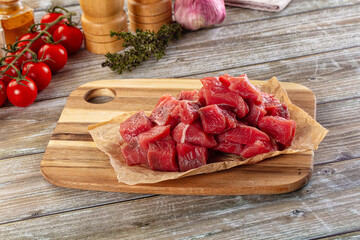 Raw beef cubes for cooking