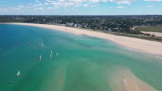 Vue a&eacute;rienne Bretagne, plage sables d'Or les Pins.