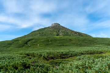 夏の北海道の羅臼岳