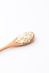 スプーンに乗った押麦　白バック