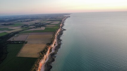 Vue filante des falaises de Normandie