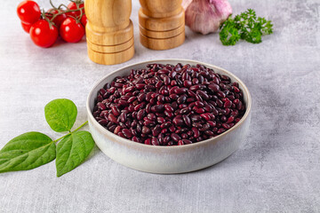 Raw dry uncooked red beans