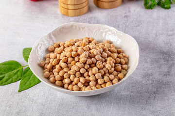 Raw dry chickpea in the bowl