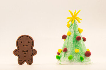 gingerbread cookies and christmas tree