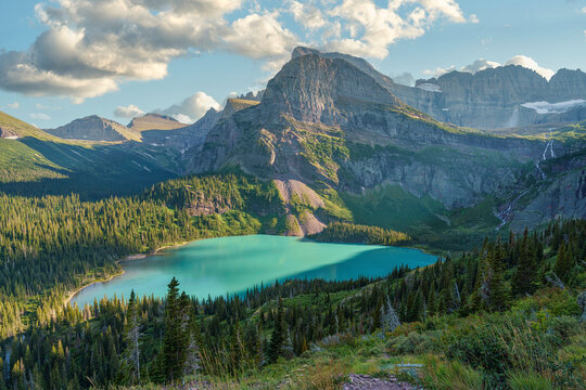 Grinnell lake overlook in Glacier National Park